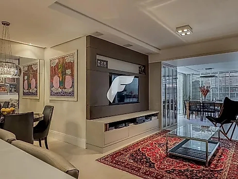 Apartamento Garden Mobiliado com Três Suítes no Coração de Florianópolis.