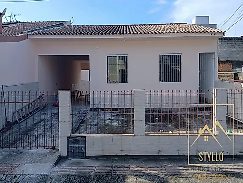 Casa com 3 Dormitórios a Venda, 100,00 m² por R$ 650.000,00 - Forquilhas