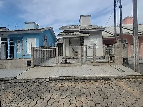 Casa na Praça Bairro São Sebastião - Casa em São Sebastião, Palhoça - Foto 2