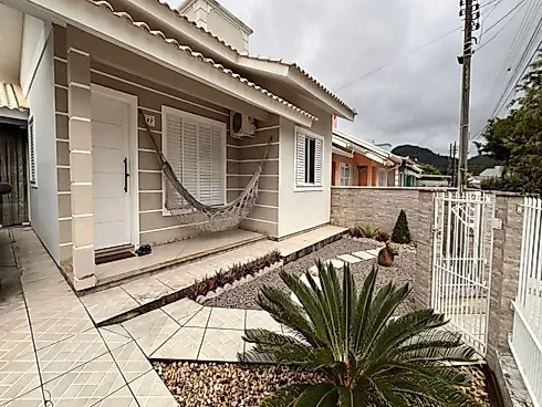 Casa na Praça Bairro São Sebastião - Casa em São Sebastião, Palhoça - Foto 1