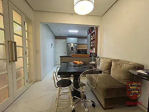 Apartamento Amplo e Seguro Próximo à Praça Getúlio Vargas: 4 Quartos, 2 Suítes e 2 Vagas de Garagem. - Apartamento em Centro, Florianópolis - Foto 2