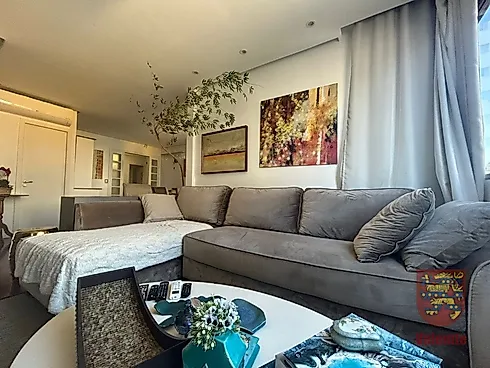 Apartamento Amplo e Seguro Próximo à Praça Getúlio Vargas: 4 Quartos, 2 Suítes e 2 Vagas de Garagem. - Apartamento em Centro, Florianópolis - Foto 3