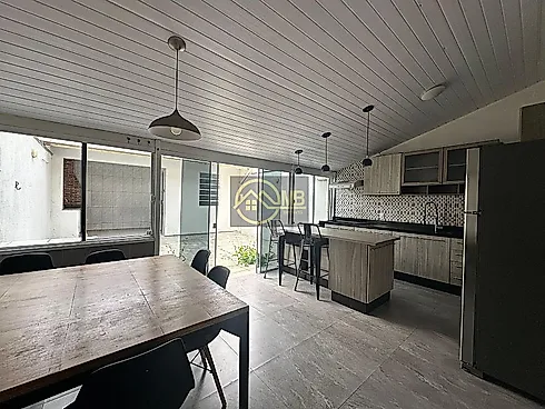 Sobrado com 3 Quartos e 2 Banheiros à Venda, 110 m² - Foto 6