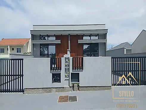 Excelente Casa com 2 Dormitórios com 62 m² à Venda em Potecas, São José/SC