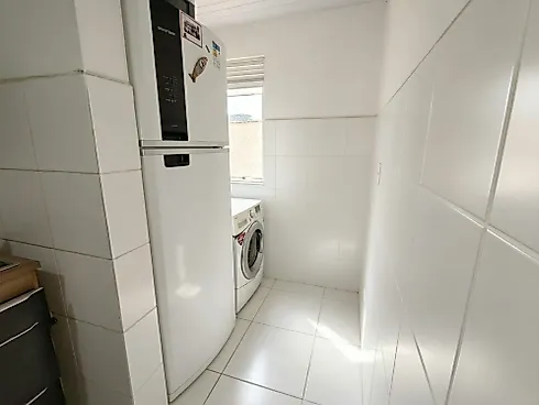 Apartamento com 2 Dormitórios C/ Sacada e Churrasqueira no Balneário do Estreito - Foto 12