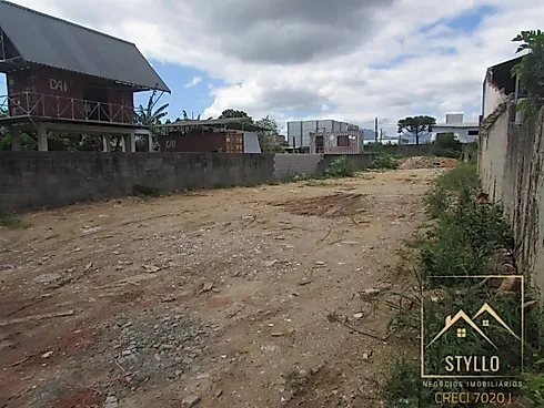 Excelente Terreno Meio de Quadra à Venda com 1.300 m² na Palhoça/SC - Foto 3