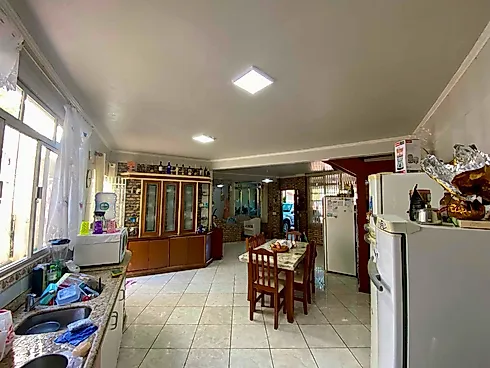 Casa Ampla com 3 Quartos a Poucos Metros da Praia na Armação – Conforto e Localização em Florianópol - Casa em Armação do Pântano do Sul, Florianópolis - Foto 5