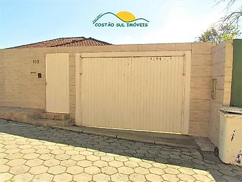 Casa com 10 Quartos, Escriturada, com Possibilidade para Pousada no Córrego Grande - Florianópolis/S - Casa em Córrego Grande, Florianópolis - Foto 2