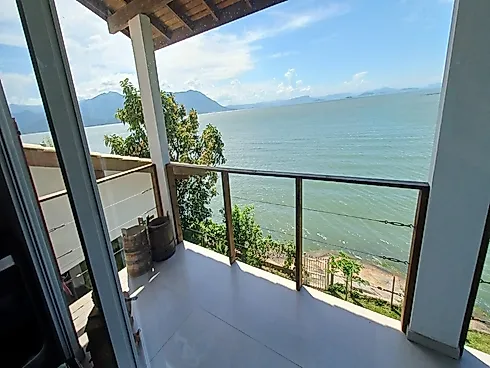 Casa com 3 Quartos (1 Suíte) e Quitinete, com Acesso ao Mar e Exuberante Vista Panorâmica no Ribeirã - Foto 27