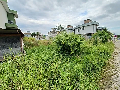 Terreno de 720m² (24X30), Financiável, Zoneamento Arm-3.5, no Carianos - Florianópolis/SC - Terreno em Carianos, Florianópolis - Foto 2