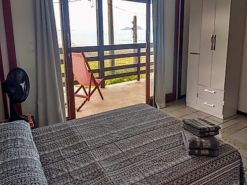 Linda Casa, Ocean House  à Venda . Armação do Pântano do Sul, Florianópolis, SC - Casa em Armação do Pântano do Sul, Florianópolis - Foto 4