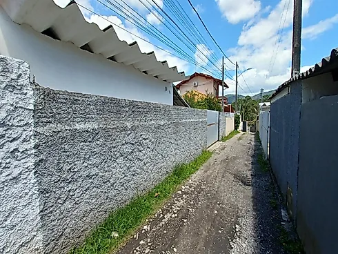 Casa de 2 Quartos Distante 215 Metros da Praia da Armação - Armação do Pântano do Sul - Florianópoli - Foto 29