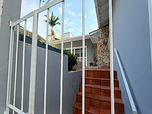Aconchegante Casa com 3 Quartos (1 Suíte) de 260m² a 30 Metros da Praia e com Linda Vista para o Mar - Casa em Ribeirão da Ilha, Florianópolis - Foto 5