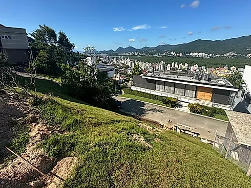 🏡 Terreno Exclusivo em Condomínio de Alto Padrão – Segurança, Natureza e Lazer em um Só Lugar! 🌿✨à - Foto 12