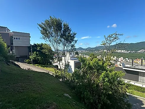 🏡 Terreno Exclusivo em Condomínio de Alto Padrão – Segurança, Natureza e Lazer em um Só Lugar! 🌿✨à - Terreno em Trindade, Florianópolis - Foto 4