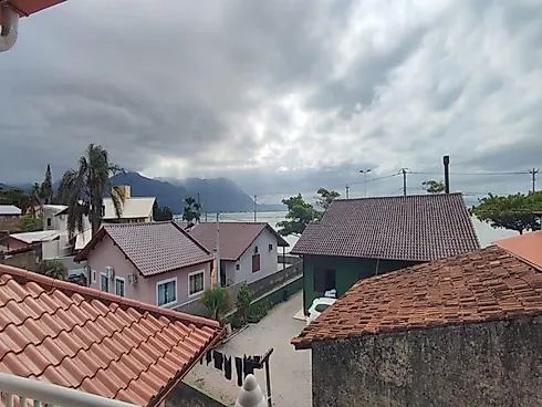 Casa de Alvenaria com 3 Quartos, sendo um Suíte, e Edícula na Costeira do Ribeirão a 50 Metros da PR - Casa em Ribeirão da Ilha, Florianópolis - Foto 1