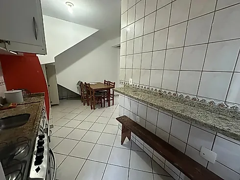 🌊🏡✨ Kitnet Mobiliada para Aluguel a Apenas 80 Metros da Praia do Pântano do Sul – sem Vaga de Gara - Apartamento em Pântano do Sul, Florianópolis - Foto 2