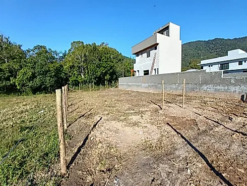 Terreno Plano com Escritura Pública e Financiável de 454m² no Loteamento Villa Ribeirão - Ribeirão D - Terreno em Ribeirão da Ilha, Florianópolis - Foto 2