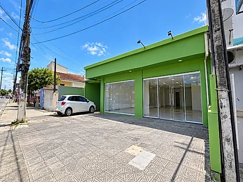 Prédio Comercial com 3 Lojas no Bairro Madri - Foto 1