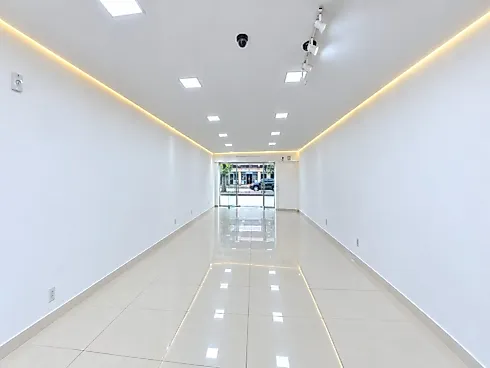 Prédio Comercial com 3 Lojas no Bairro Madri - Foto 2