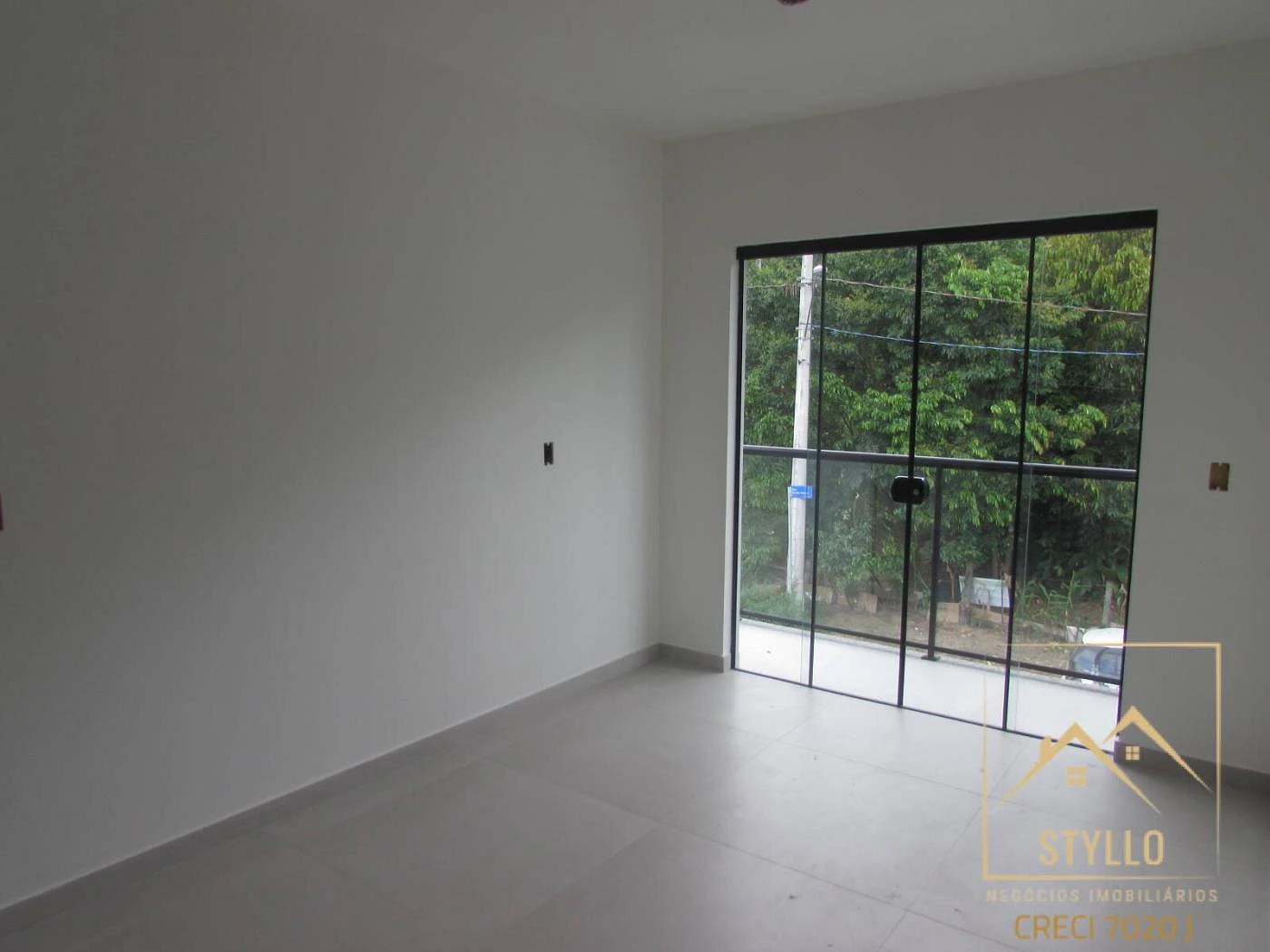 Sobrado geminado em Forquilhas, São José