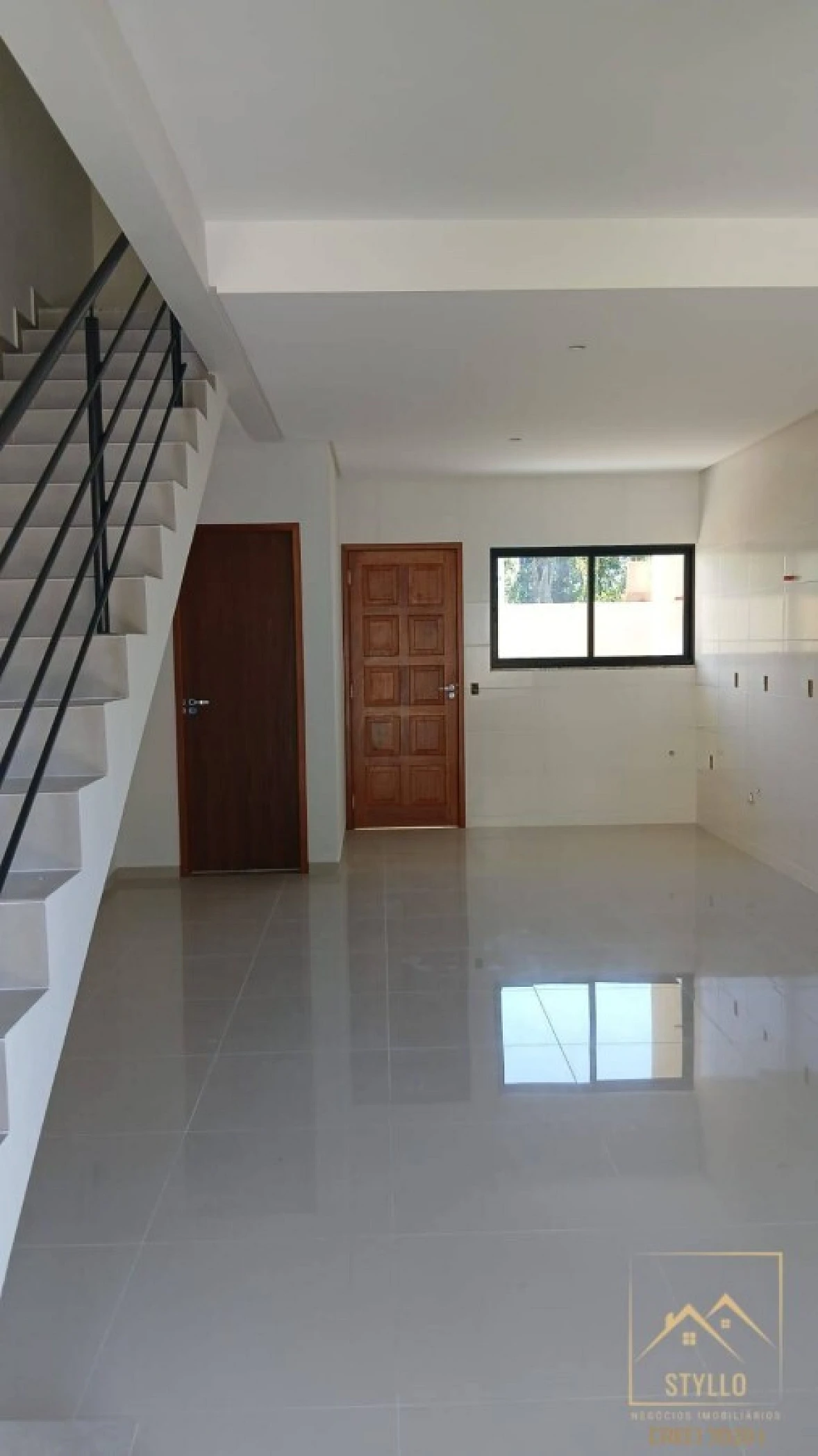 Sobrado geminado em Forquilhas, São José
