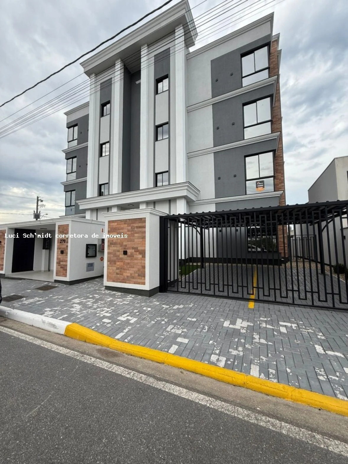 Apartamento em Areias, Tijucas