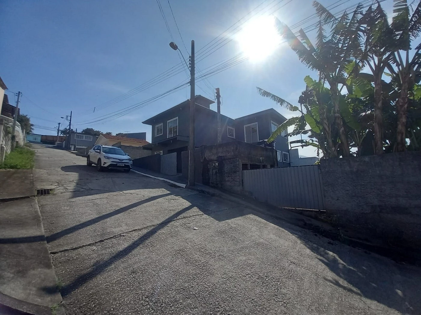 Casa em Fundos, Biguaçu