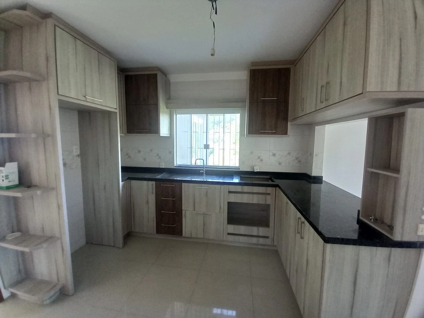 Casa em Fundos, Biguaçu