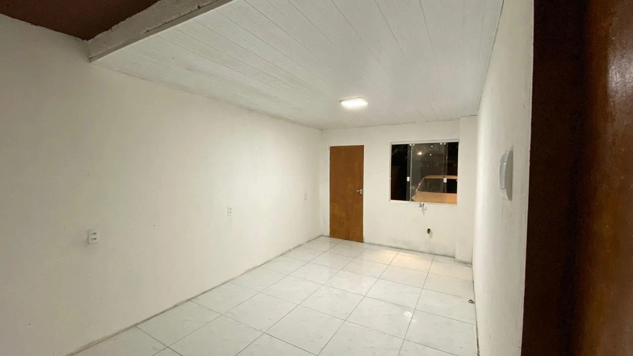 Prédio em Serraria, São José. 5 quartos, 190m². Imagem 28 de 30
