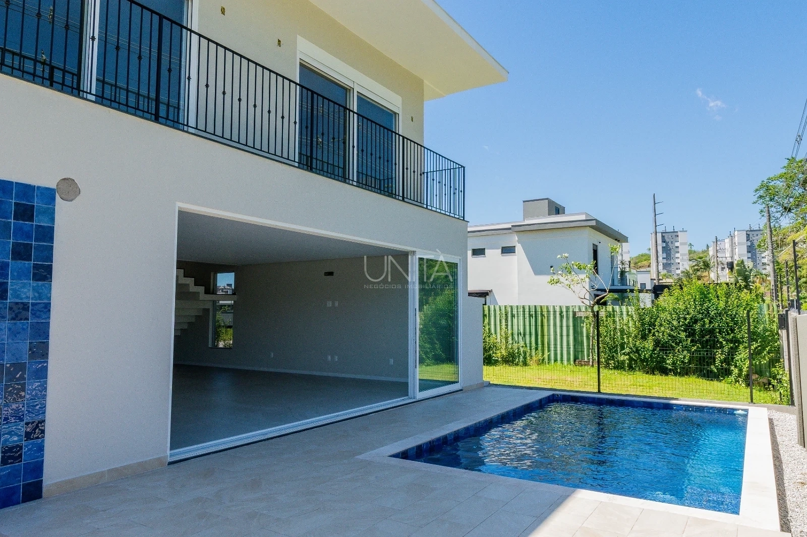 Casa em Pedra Branca, Palhoça. 4 quartos, 275m². Imagem 2 de 50