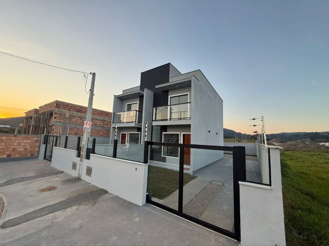 Sobrado Geminado em Forquilhas, São José. 2 quartos, 78m². Imagem 1 de 12