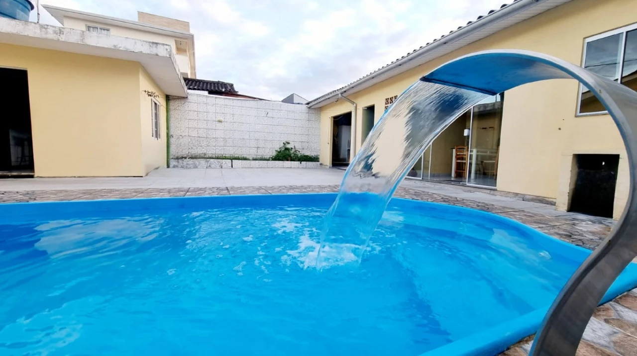 Casa em Forquilhinha, São José. 2 quartos, 100m². Imagem 1 de 11