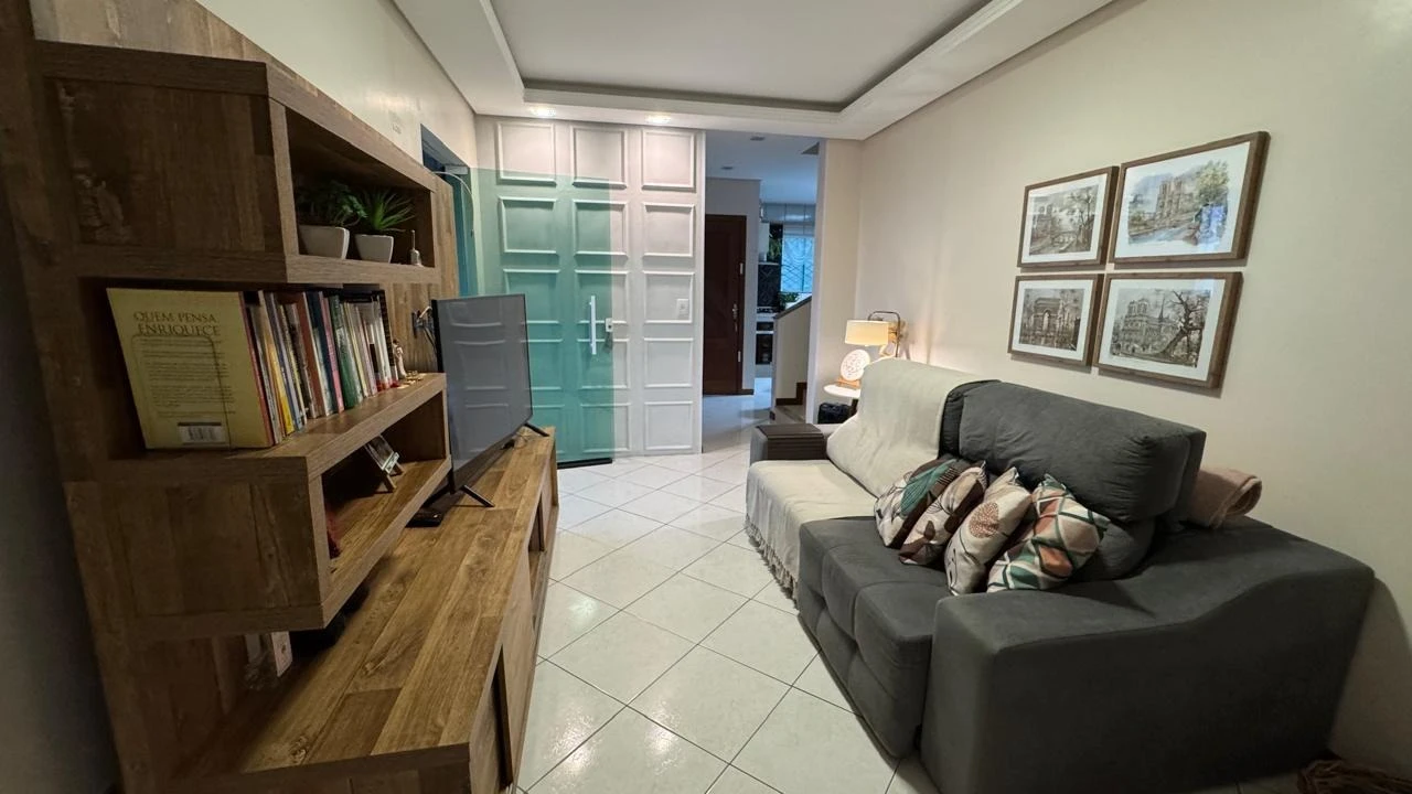 Casa em Forquilhinhas, São José. 3 quartos, 147m². Imagem 1 de 26