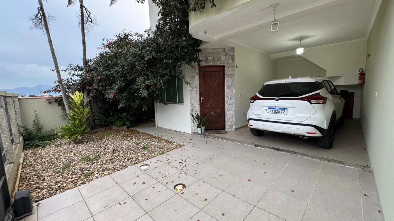 Casa em Forquilhinhas, São José. 3 quartos, 147m². Imagem 2 de 26