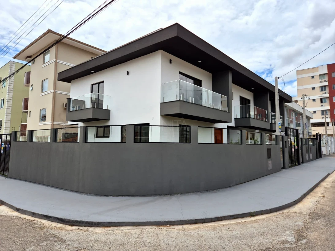 Sobrado Geminado em Pagani, Palhoça. 3 quartos, 144m². Imagem 2 de 13