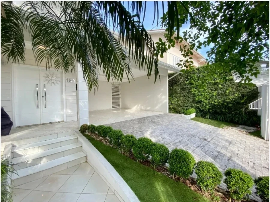 Casa em Ponte do Imaruim, Palhoça. 4 quartos, 250m². Imagem 1 de 44