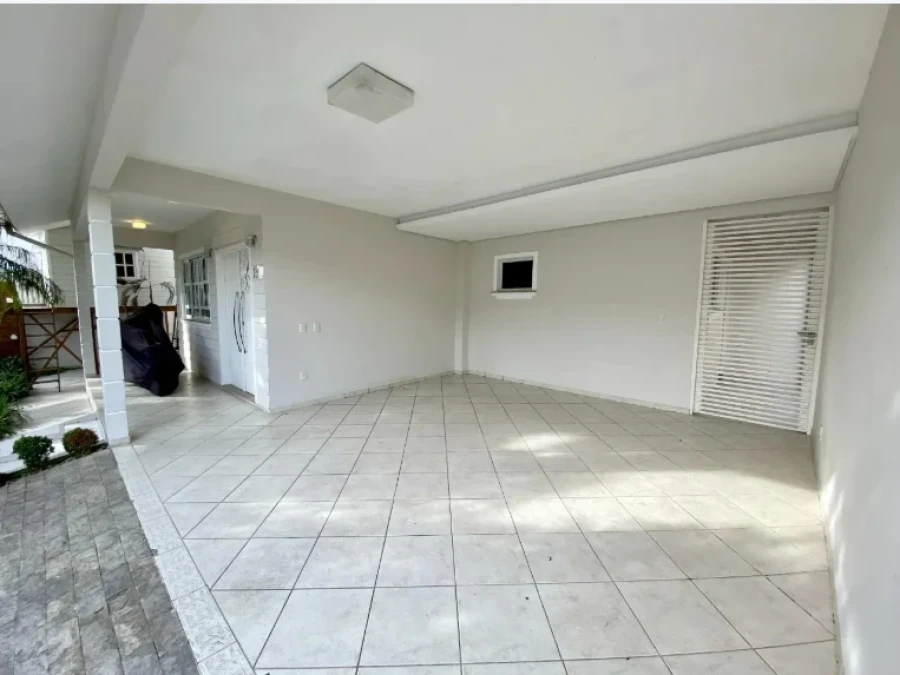 Casa em Ponte do Imaruim, Palhoça. 4 quartos, 250m². Imagem 4 de 44