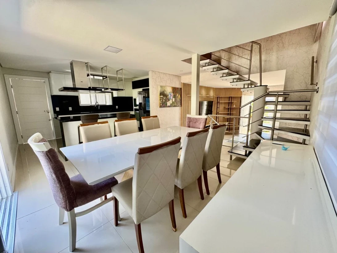 Casa em Pedra Branca, Palhoça. 3 quartos, 207m². Imagem 9 de 35