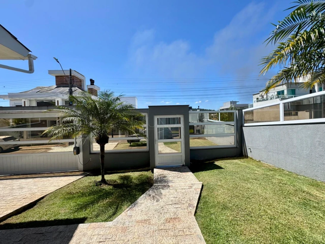 Casa em Pedra Branca, Palhoça. 3 quartos, 207m². Imagem 4 de 35