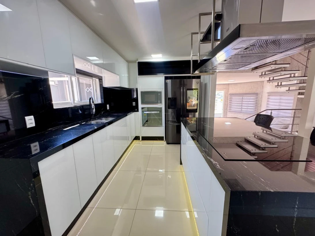 Casa em Pedra Branca, Palhoça. 3 quartos, 207m². Imagem 11 de 35