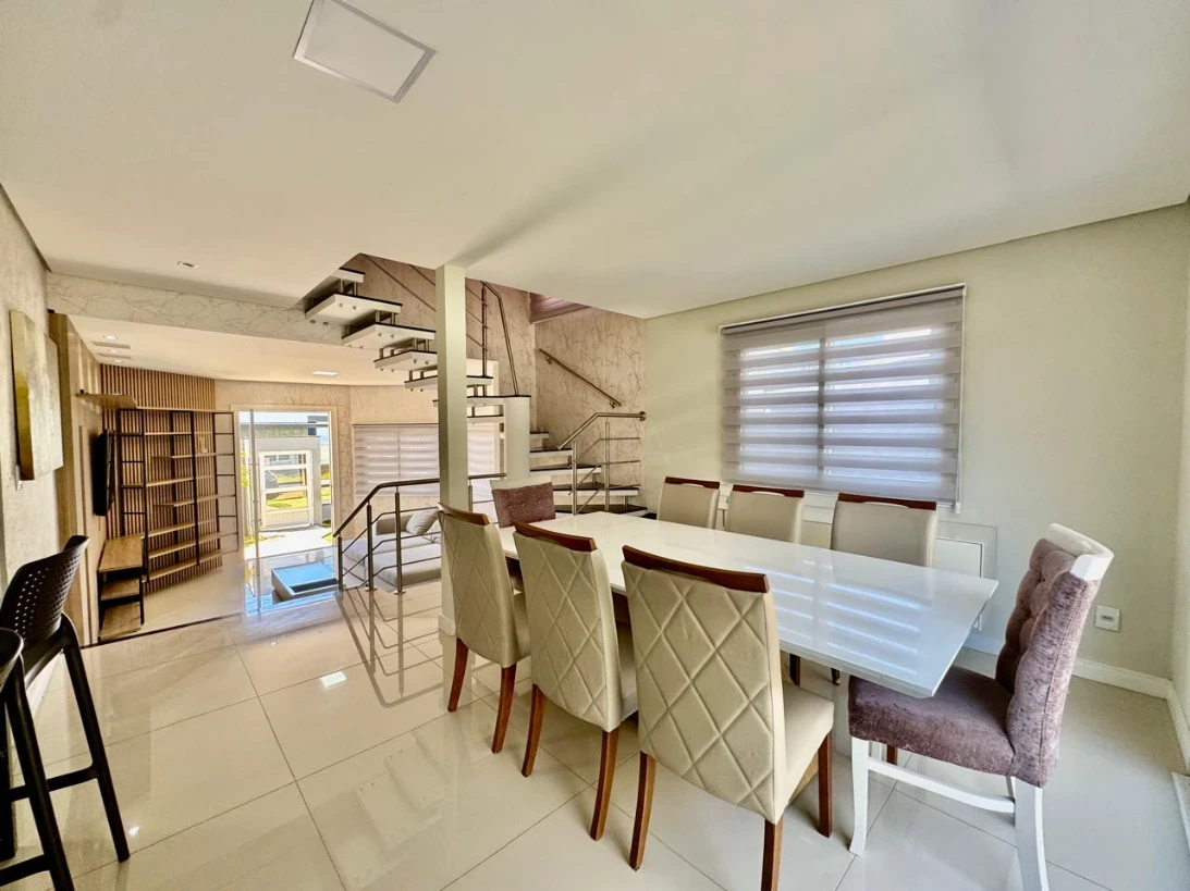 Casa em Pedra Branca, Palhoça. 3 quartos, 207m². Imagem 8 de 35