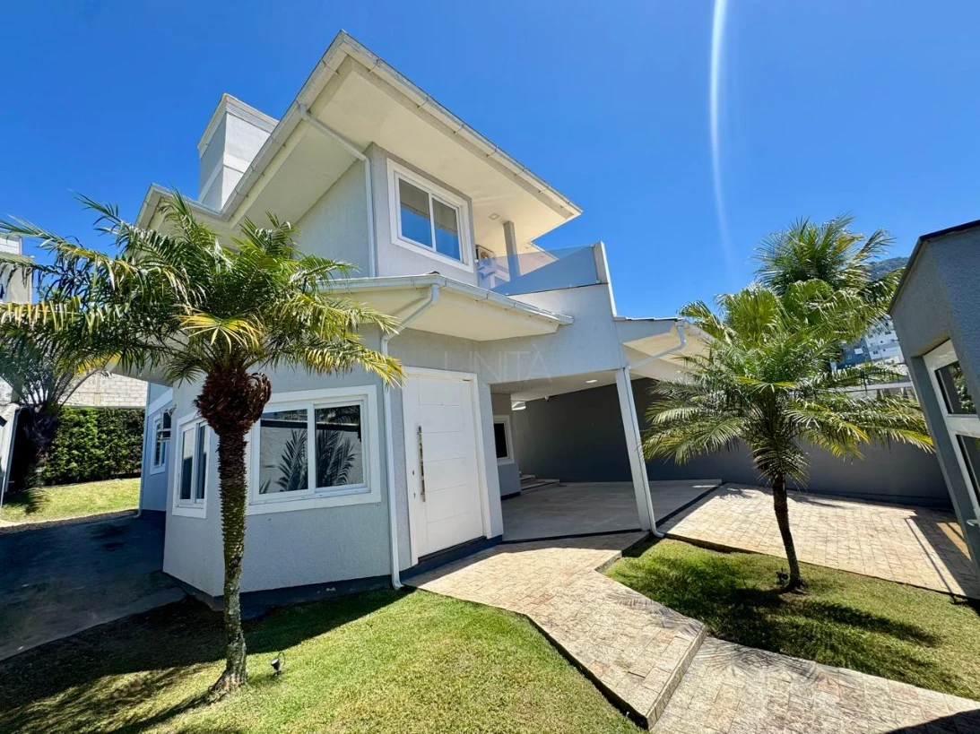 Casa em Pedra Branca, Palhoça. 3 quartos, 207m². Imagem 1 de 35