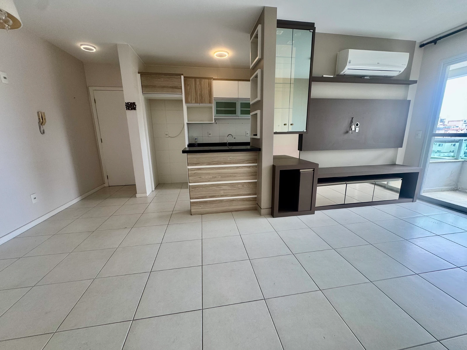 Apartamento em Pagani, Palhoça. 2 quartos, 66m². Imagem 3 de 18