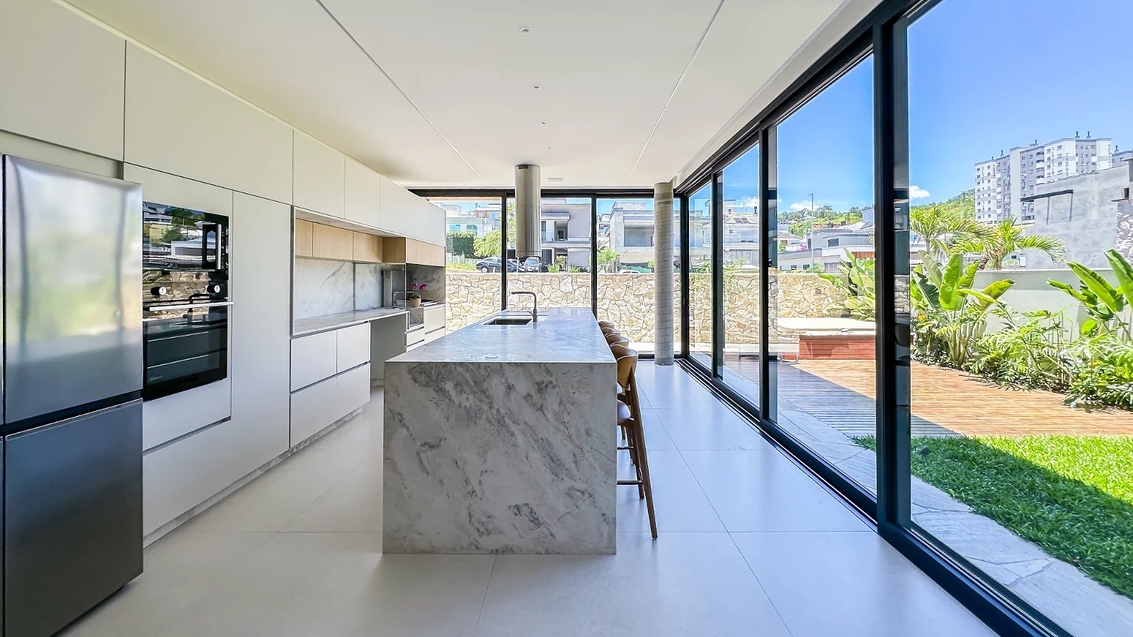 Casa em Pedra Branca, Palhoça. 3 quartos, 293m². Imagem 2 de 50