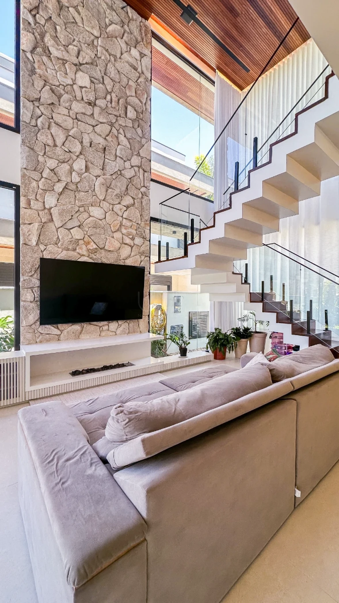 Casa em Pedra Branca, Palhoça. 3 quartos, 293m². Imagem 9 de 50