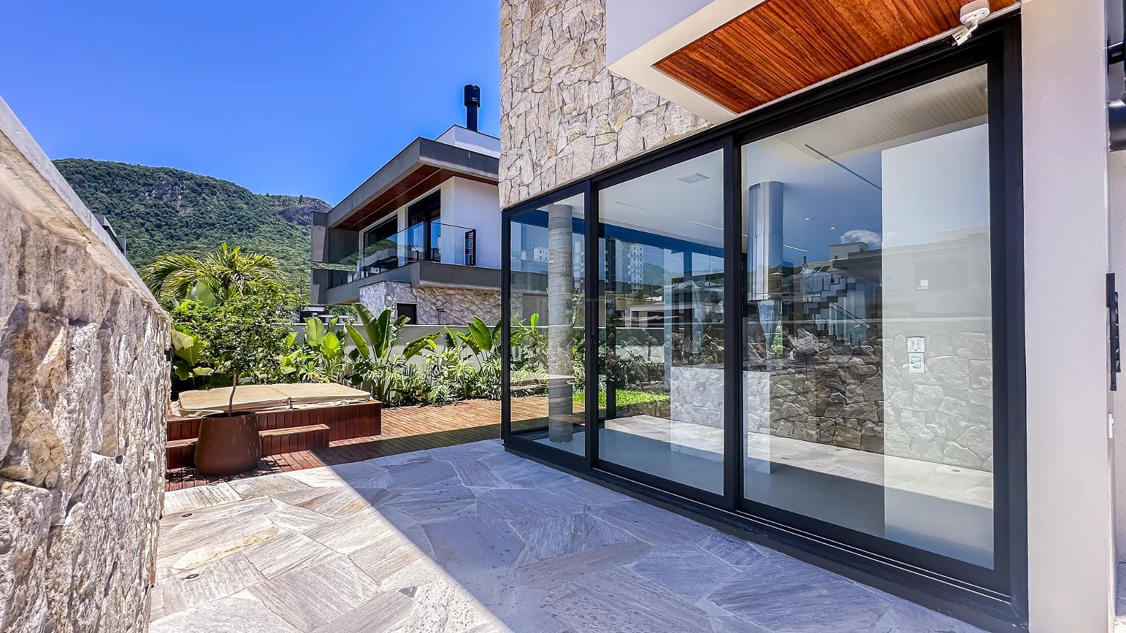 Casa em Pedra Branca, Palhoça. 3 quartos, 293m². Imagem 32 de 50