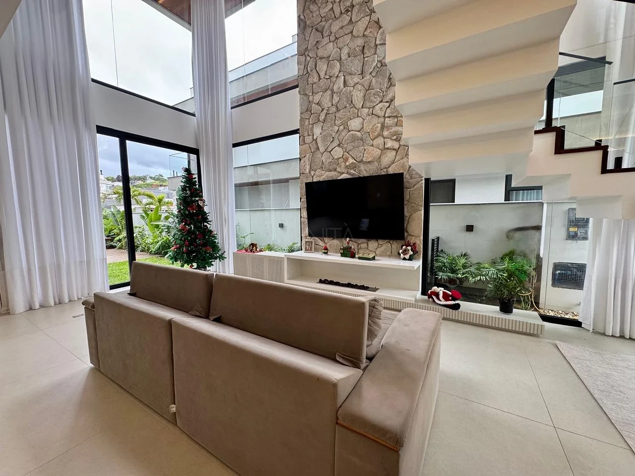 Casa em Pedra Branca, Palhoça. 3 quartos, 293m². Imagem 8 de 50
