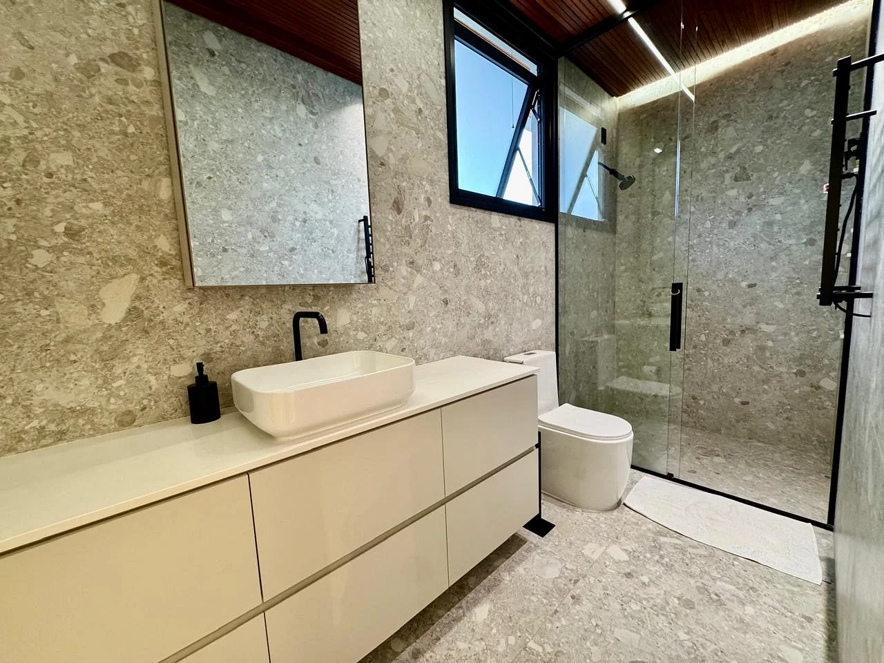 Casa em Pedra Branca, Palhoça. 3 quartos, 293m². Imagem 15 de 50