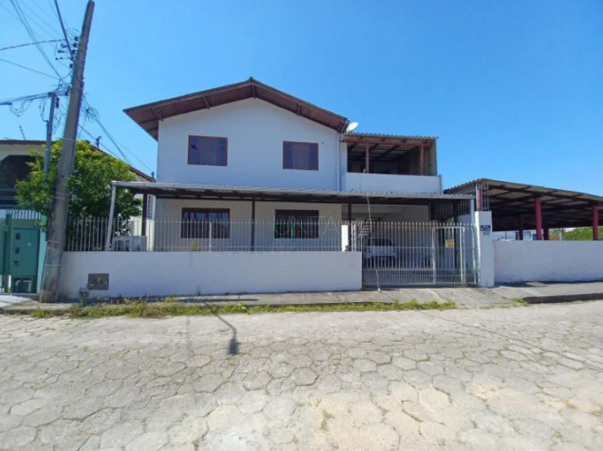 Casa em Ponte do Imaruim, Palhoça. 5 quartos, 180m². Imagem 1 de 12